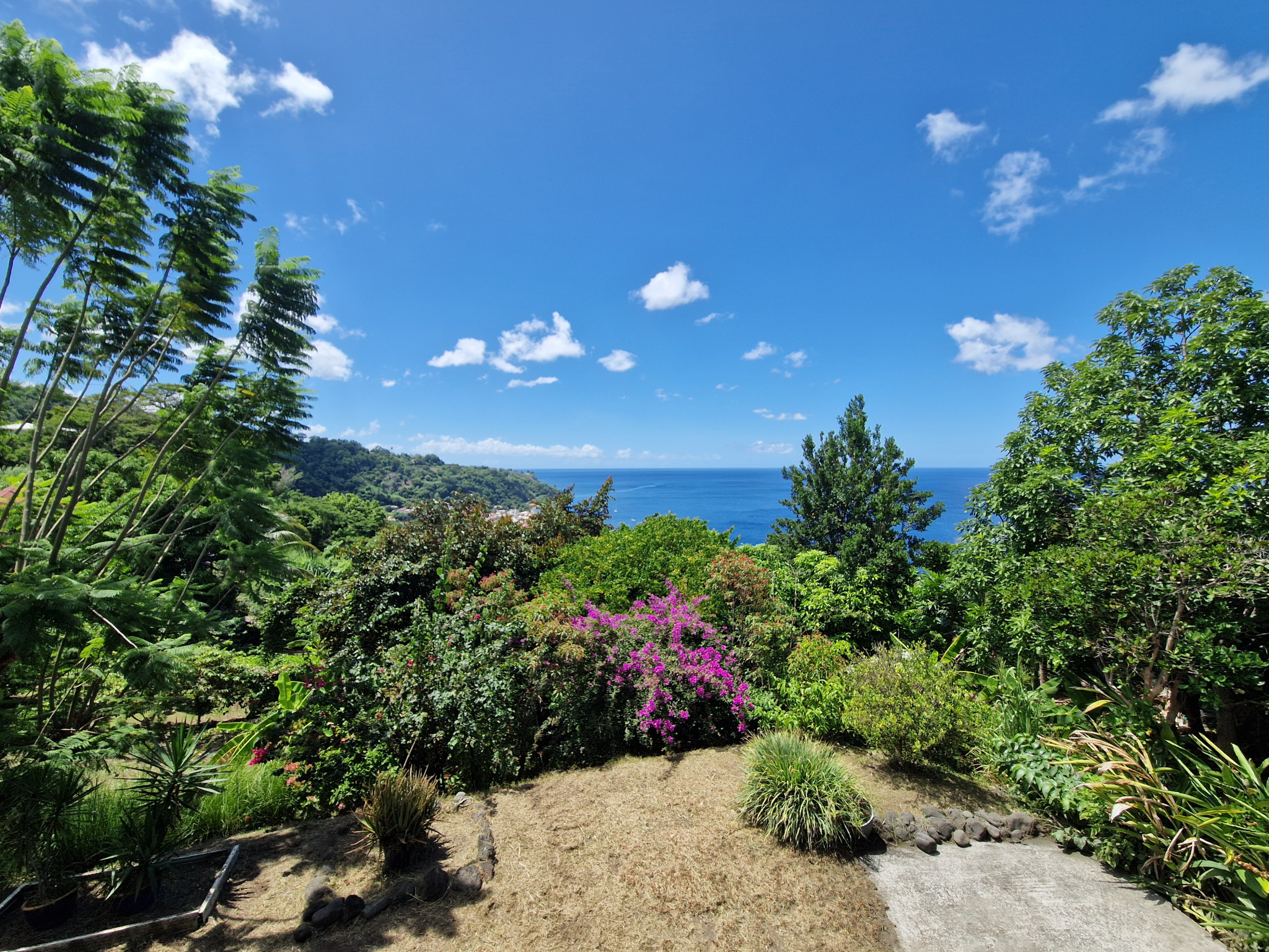 SAINT PIERRE : Exclusivité Villa F4 Vue Mer + sous-sol entie
